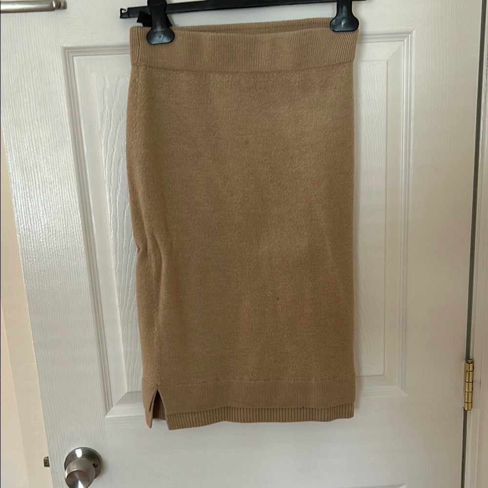 Elegant Tan Skirt